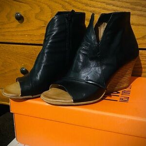 Miz Mooz Black Wedge leather boots Women’s Size 39